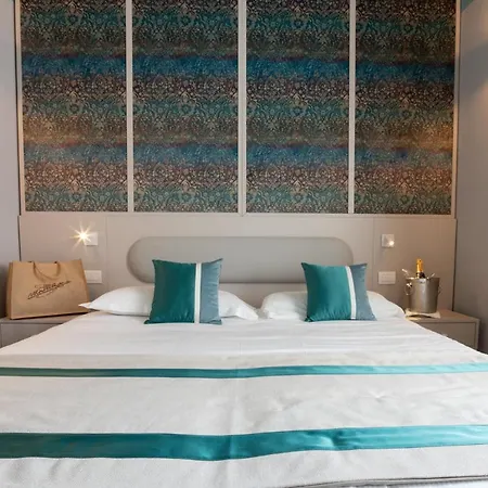 Monte Rosa Hotel 4*