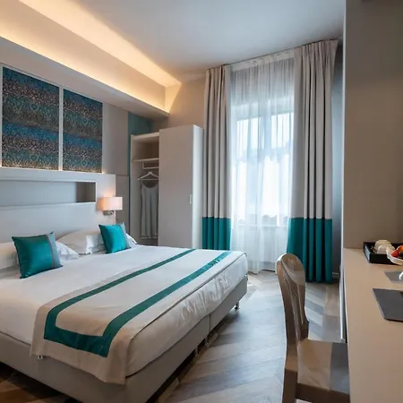 Monte Rosa Hotel 4*