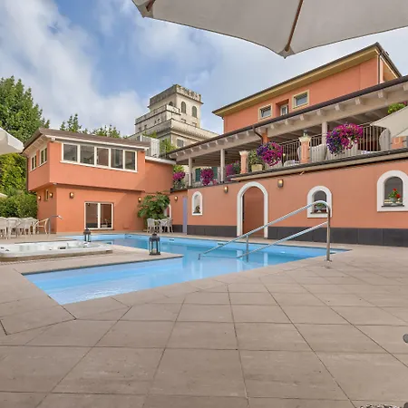 Отель Monte Rosa Кьявари